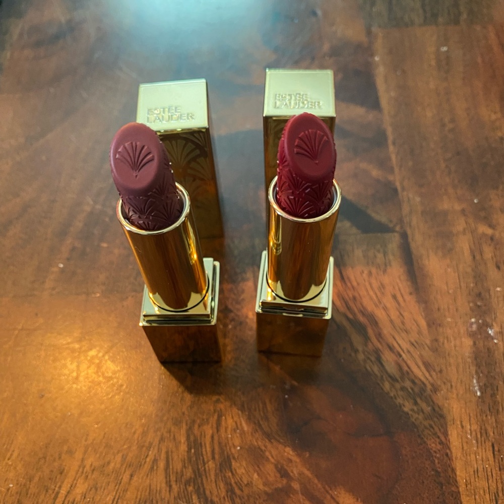 2 Estée Lauder lipsticks. Red Velvet and Strickly Confidential
